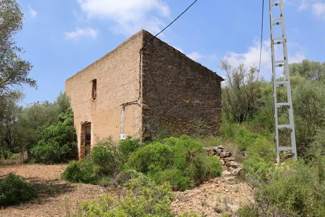 MASIA RUSTICA EN DOS HECTAREAS DE TERRENO ZONA POU DE BECA - foto 5