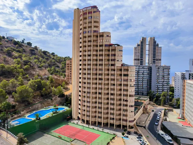 Gran piso de 2 dorm. en urbanización de lujo Torre Lugano en el Rincón de Loix - www.inmobiliarialesdunes.com — 25