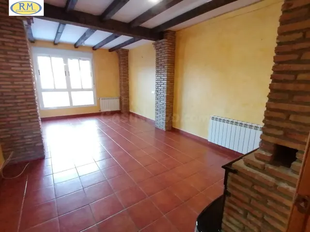 Se Alquila Chalet Adosado en Cáceres, con Piscina - foto 4