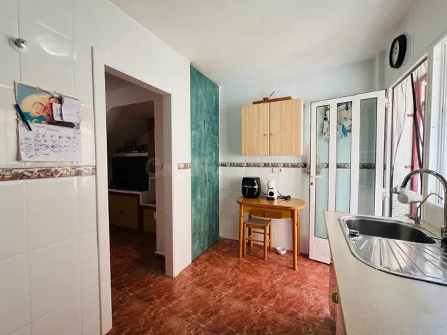 Chalet adosado de 3 dormitorios con garaje y piscina comunitaria en Playa Flamenca — 5