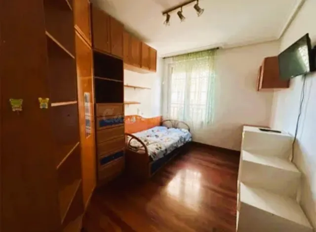 Se Vende Piso con terraza en Valle de Mena — 4