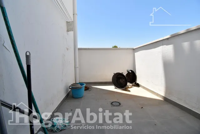 SEMINUEVO CON TERRAZA, PISCINA Y GARAJE — 33