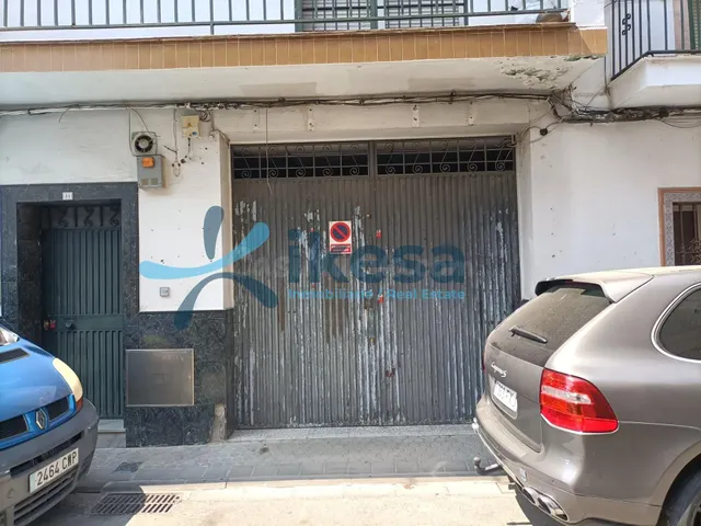 Local comercial en venta en Sevilla - foto 2