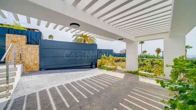EXCLUSIVA VILLA DE LUJO CON VISTAS AL MAR - foto 4