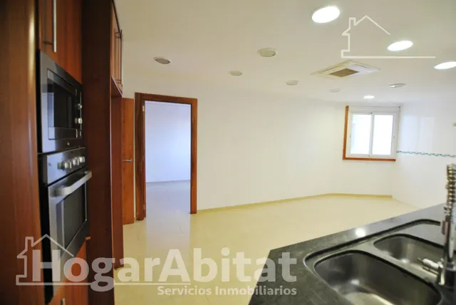 ¡GRAN OPORTUNIDAD! AMPLIO, BONITO Y EXTERIOR CON TERRAZA EN EL CENTRO — 34