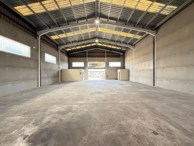 Nave Industrial en Alquiler de 330 m2 + 210 m2 de Patio | 540 m2 de Parcela — 6