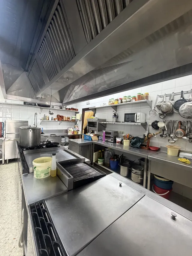 Restaurante 350m² en venta - Costa Del Sol — 12