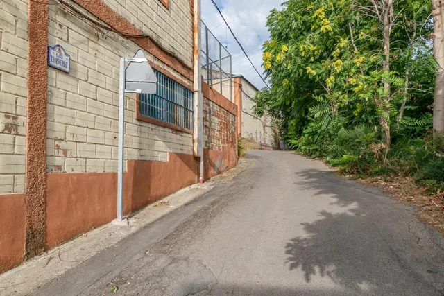 NAVE INDUSTRIAL DE 240M2 EN JUN-GRANADA — 32