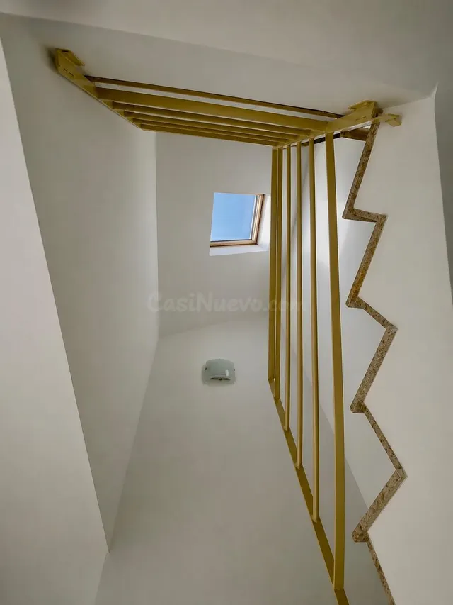 Ático dúplex de 4 dormitorios con terraza de 20,76 m2, 2 garajes y trastero en Picanya — 5