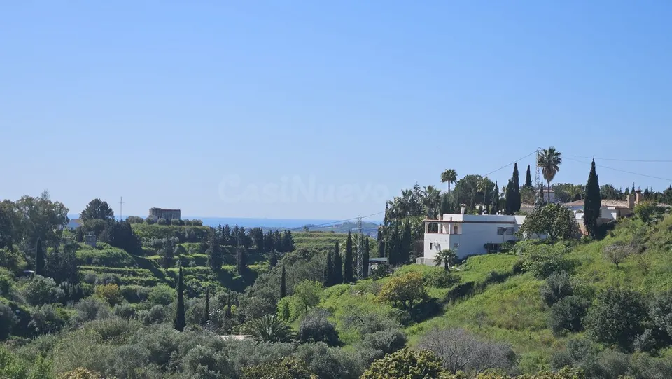 Finca rústica de 8000 m² con huerta y casa de aperos en Mijas