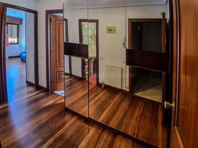 Alquiler de piso en Avd Reina Victoria - foto 2