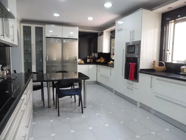 Villa de Lujo de 5 dormitorios en La Carihuela, Torremolinos — 11