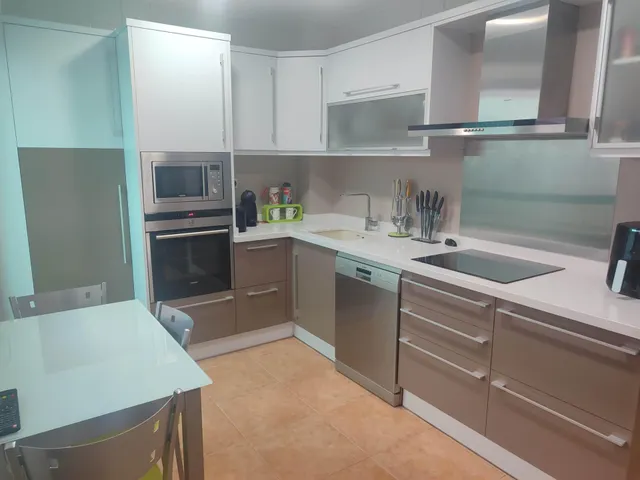 EXCELENTE UNIFAMILIAR CON VAROS AMBIENTES PARA LA FAMILIA — 11