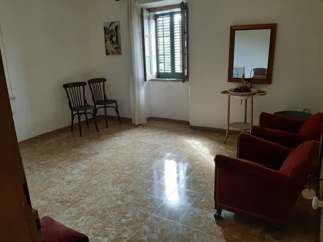 Casa de pueblo de 637 m2  - 13 habitaciones - posibilidad de pequeña pensión — 9
