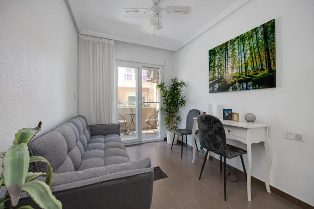 Apartamento de 3 dormitorios 1 baño 1 aseo en Torrevieja (playa del cura) — 14