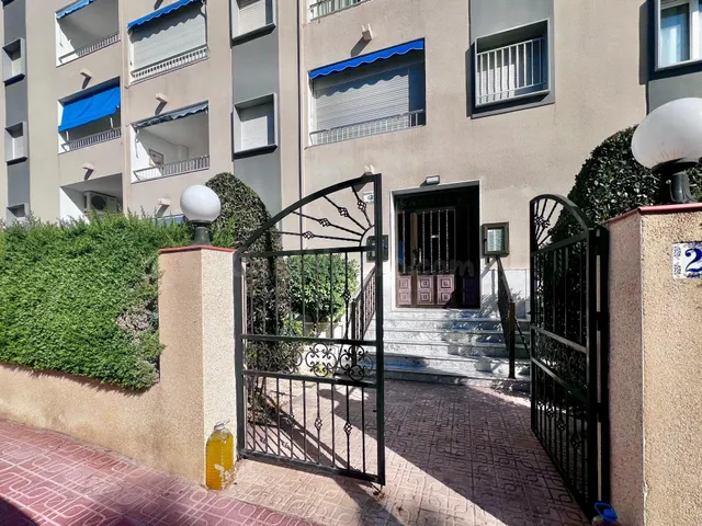 Apartamento reformado de 3 dormitorios 2 baños en punta prima (orihuela costa) — 38