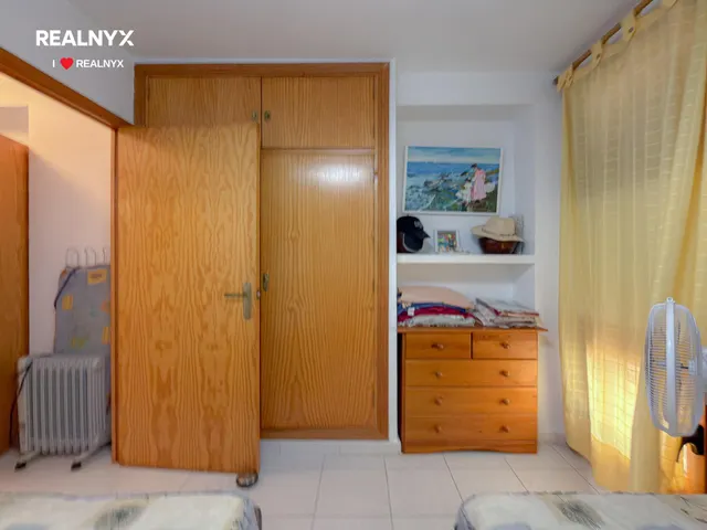 La Veleta! Acogedor apartamento exterior , con amplia terraza y vistas laterales al mar ubicación en urbanización exclusiva con piscina a 150 metros del mar — 28