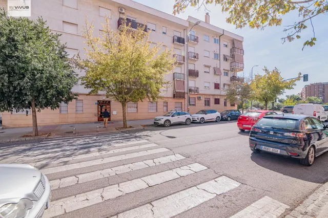 ALQUILER DE PISO DE 4 DORMITORIOS EN EL BARRIO DE ALBAYDA TOTALMENTE AMUEBLADO Y EQUIPADO Y CON PLAZA DE  GARAGE INCLUIDA — 38