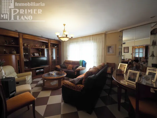 CASA DE DOS PLANTAS JUNTO A C/ DOÑA CRISANTA POR 195.000 € — 12