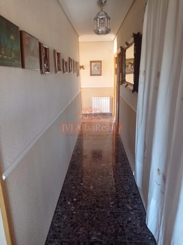 SE VENDE PISO Y LOCAL EN SAN PEDRO(PUEBLO) EN BUEN ESTADO, CON 5 DORMITORIOS. — 4