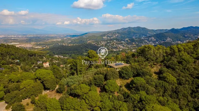 Exclusiva casa en Vallromanes. Naturaleza, privacidad y vistas panorámicas. — 36