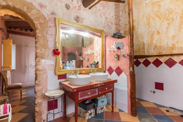 Se vende chalet único - Un rincón dónde habita el arte — 9