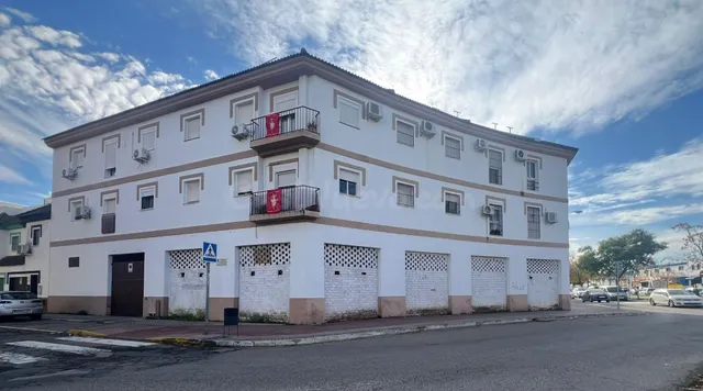 LOCAL COMERCIAL EN LA AVDA DEL SXXI