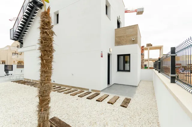 VILLA DE NUEVA CONSTRUCCIÓN DE 3 DORMITORIOS EN TORREVIEJA — 38