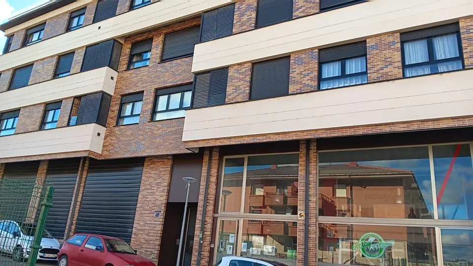 CÉNTRICO !!  Se Vende Piso en Villasana  de  Mena con Ascensor