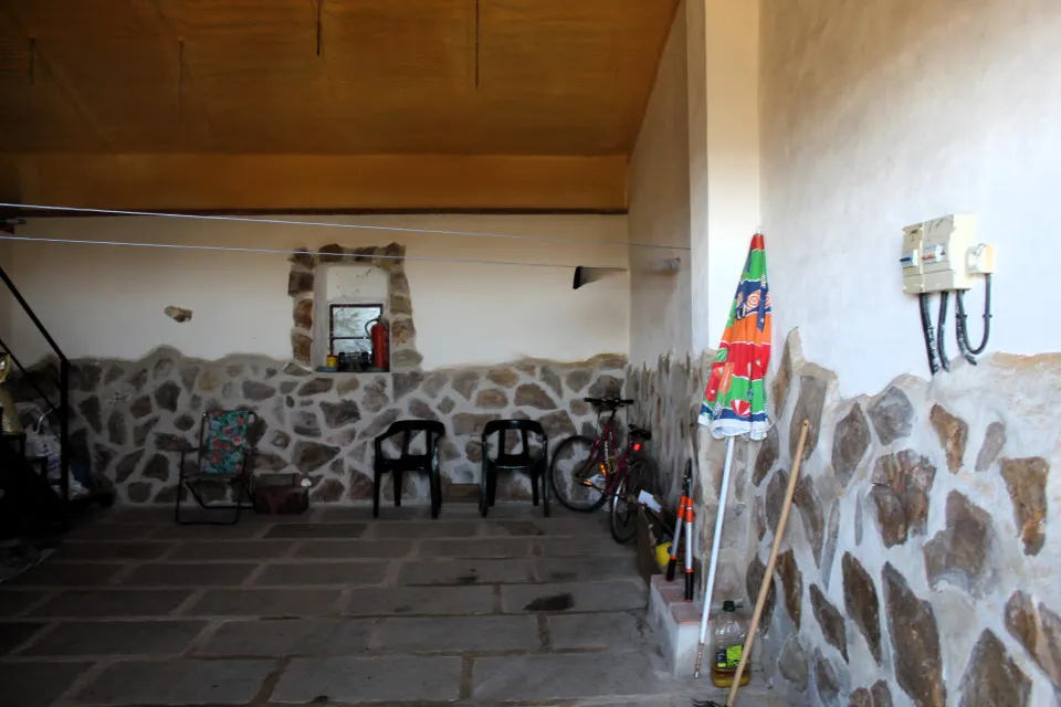 MAGNIFICO OLIVAR CON CASA, COCHERA PARA APEROS Y PISCINA ENTRE VILLAHARTA Y POZOBLANCO.
