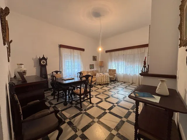 CASA SEÑORIAL EN PLANTA BAJA CON MUCHAS POSIBILIDADES - foto 3