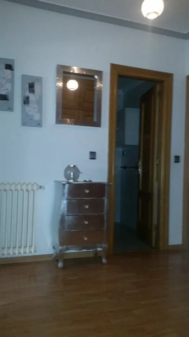 Vivienda de 120 metros más bar de 80 metros.
San Pedro. — 27