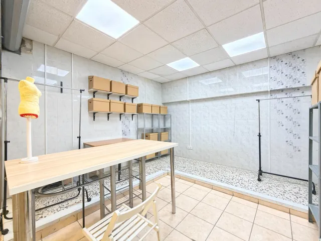 SE VENDE AMPLIO LOCAL EN PLENA ACTIVIDAD EN EL MERCADO LAS FUENTES - ZARAGOZA — 10