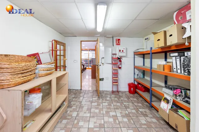 LOCAL COMERCIAL EN EL CHARCÓN — 15