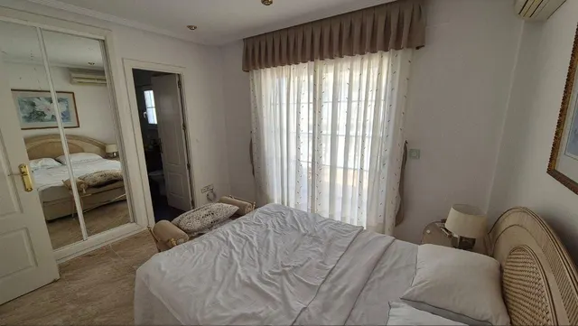 Casa o chalet independiente en venta en Calle Panticosa, 4 — 19