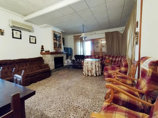 SE VENDE CHALET EN PARCELA URBANA EN LA ROMANA — 36