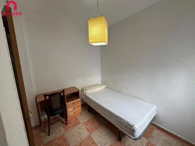 PISO JUNTO MEDINA AZAHARA CON ASCENSOR , TERRAZA, TRASTERO Y AZOTEA INDEPENDIENTE — 12
