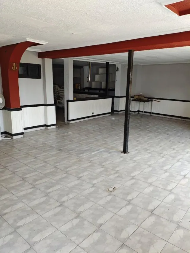 Venta Edificación con Negocios — 8