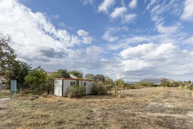 Cortijo con casa de 117 m2 y terreno de 2.312 m2 en Santa Fe — 25