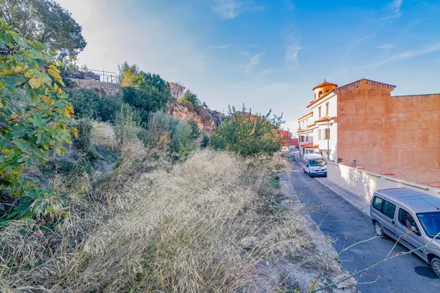 Oportunidad Única: Terreno Urbano en Vélez de Benaudalla - Costa Tropical — 2