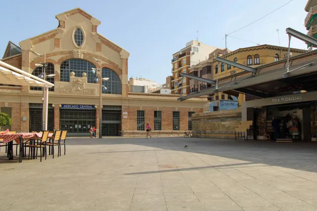 Se vende piso en calle Valencia — 24