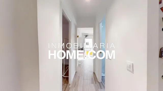 Amplio piso semireformado con terraza orientación sur en La Victoria, junto a Plaza de la Merced y a 5 minutos del Centro Histórico de Málaga — 27