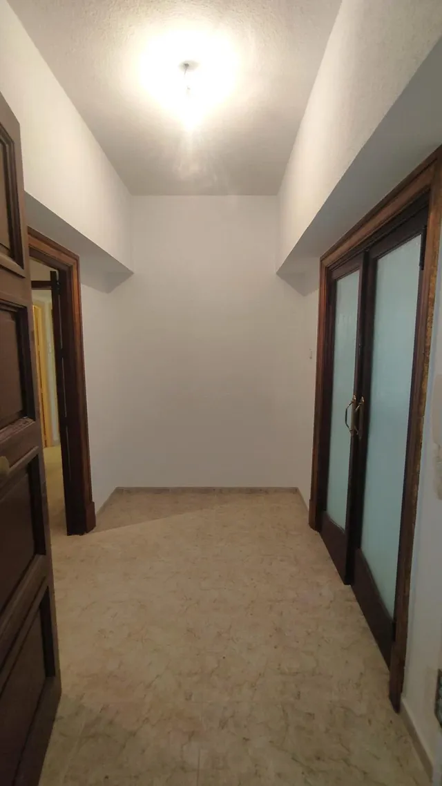 LOCAL DESTINADO PARA OFICINAS EN ZONA PRIVILEGIADA (NO VIVIENDA) — 17