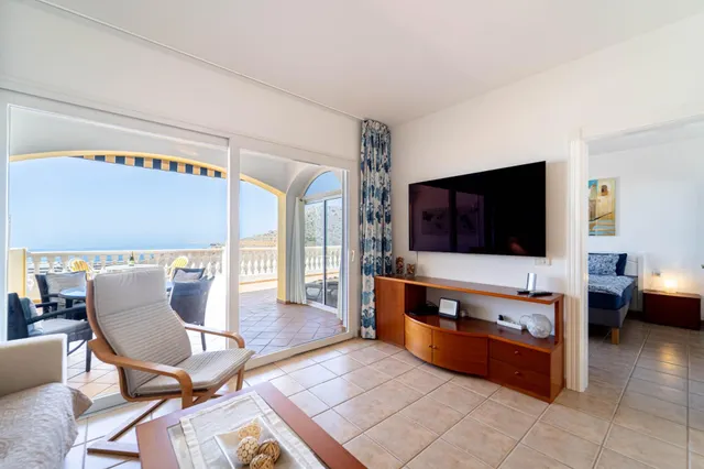 Exclusivo apartamento con amplia terraza y vistas al mar en Loma Verde — 17
