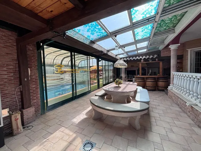 Estupendo chalet con varias construcciones en la zona Los Ro - foto 4