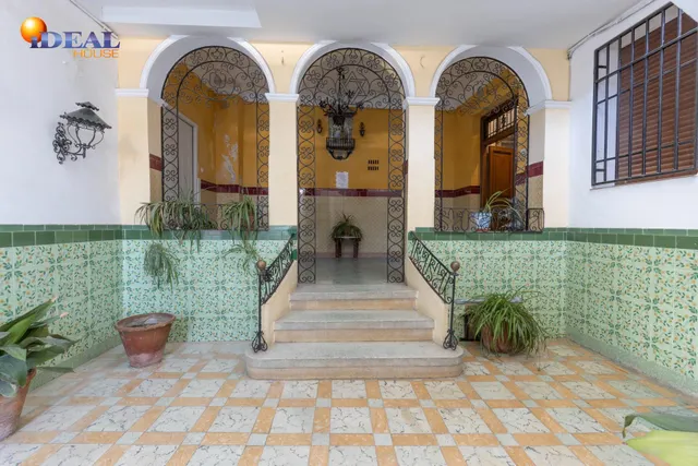 Edificio en venta completo junto a Gran Vía- Bajo Albaicín — 3