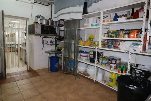 Local comercial 400m² en venta - Playa del cura — 32