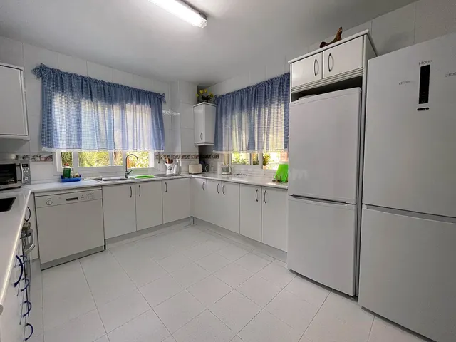 ¡CHICAS ESTUDIANTES! ÚLTIMA HABITACIÓN EN CHALET A COMPARTIR - foto 2