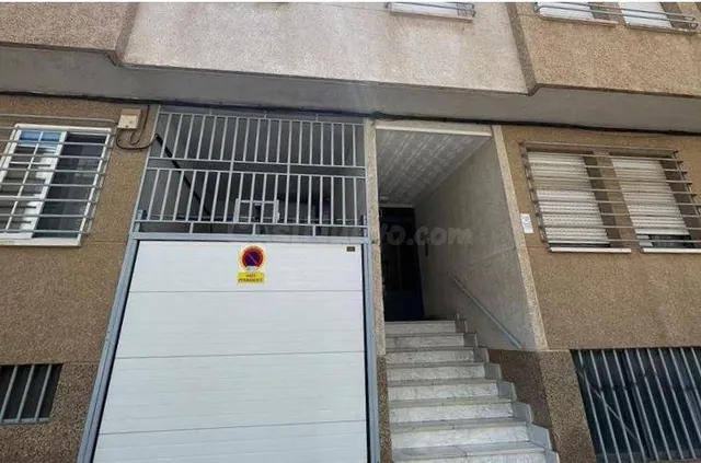 SE VENDE piso OKUPA en C MANUEL PIÑA 14 de Manzanares - foto 2