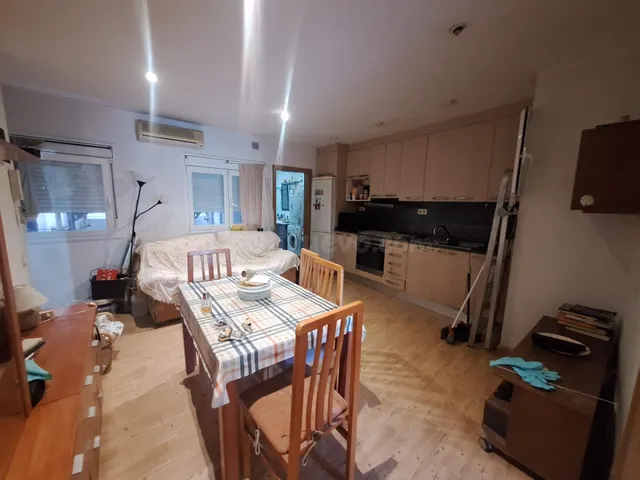 PISO CON 3 habitaciones Y BALCÓN EN POBLENOU — 3
